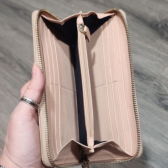 Vintage Cole Haan Peachy Cream Zip Around Wallet - Picture 8 of 8